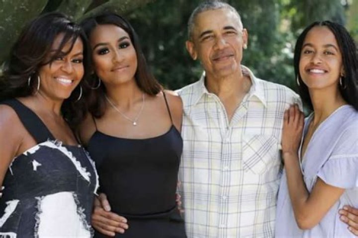 Barack & Michelle Obama Purchase 7-Bedroom Mansion In Martha’s Vineyard